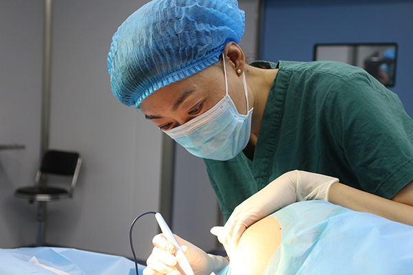 白石菊姐姐在自己医院做肛肠检查,白石菊姐姐个人简历