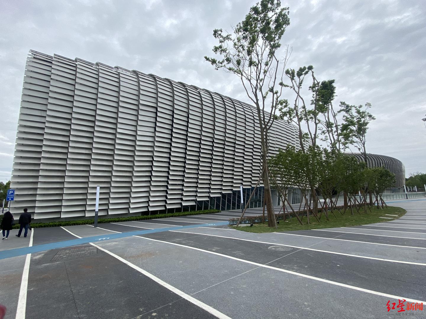 凤凰山体育馆有哪些项目,凤凰山体育公园体育馆面积