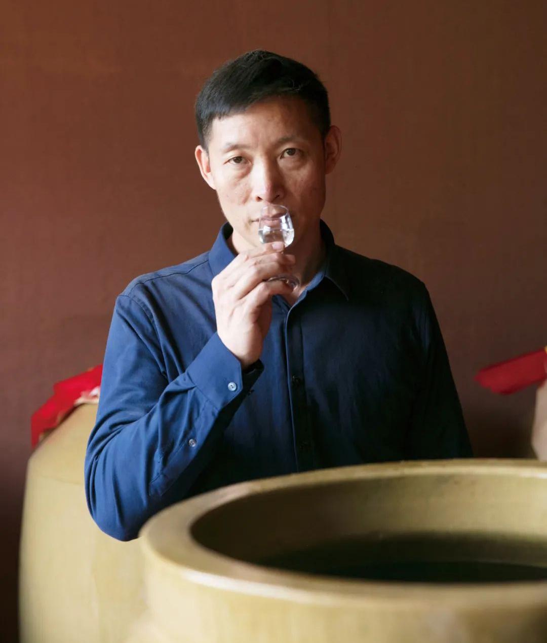 酒的个人名片图片,茅台镇酒老板名单