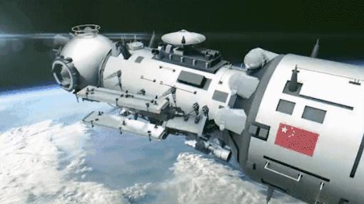 半岛叨叨丨一条沉寂12年的问答突然火了！网友纷纷激动去打卡：咱们“上面有人了”