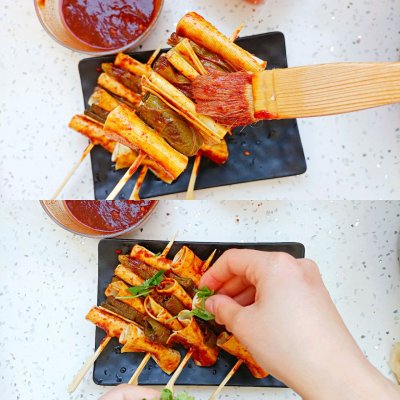 #一勺葱伴侣,成就招牌美味#夏天是属于辣椒豆皮串串的季节