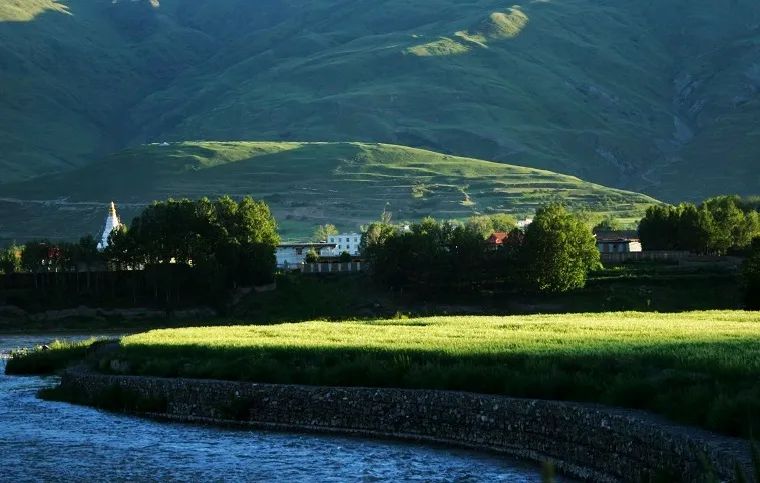川藏旅行带你看甘孜 (甘孜一网打尽川藏最精华的旅行地)