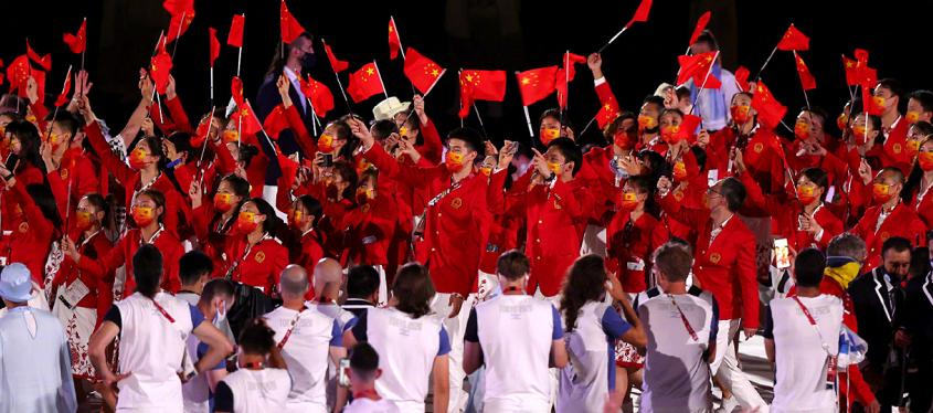 突发！“快倒闭”鸿星尔克销量狂增52倍！网友直接送120年会员，阿迪也倒戈？公司称立志成百年品牌！奥运中国军团刷屏