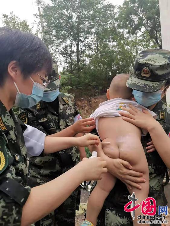 驰援河南抗疫医务人员救护车队,医院抗疫队伍支援疫区