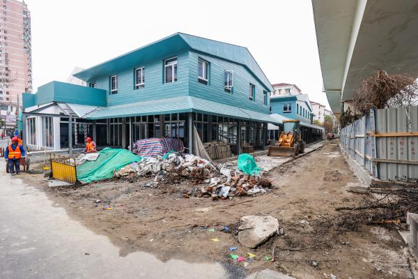 拆掉240米长围墙后，紧邻上海内环的这4个老公房小区，开始“逆袭”