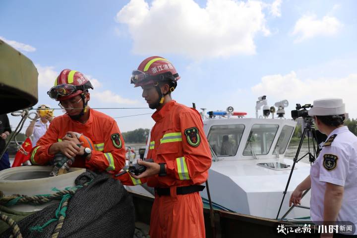 台风致渔船搁浅15名渔民命悬一线,台风致200余艘船只滞留