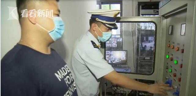 消防大队到校指导学校消防工作,开学第一课消防进校园视频