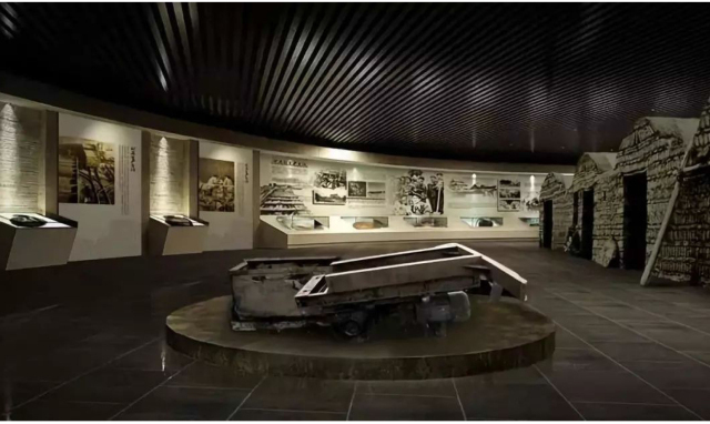 模拟矿井入口,深入地下1500米矿井视频