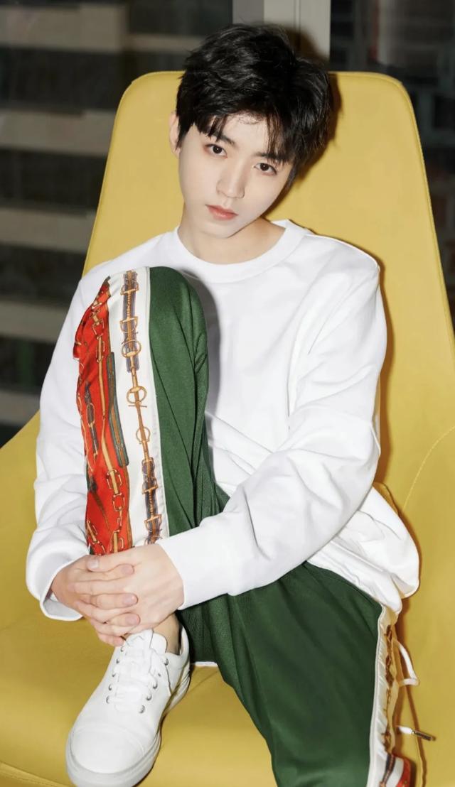 李宁时装周卫衣明星同款,网红爆款加绒卫衣明星同款