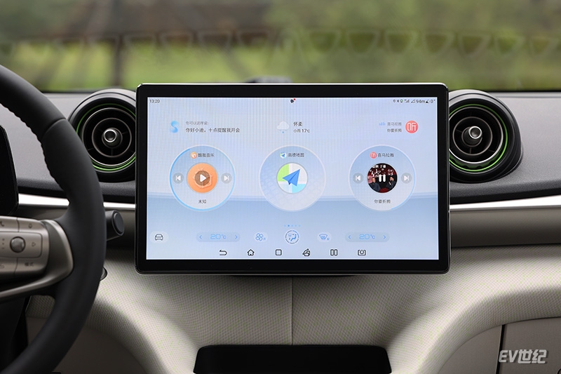 纯电续航420公里的比亚迪海豚提车,新能源汽车比亚迪海豚电动汽车