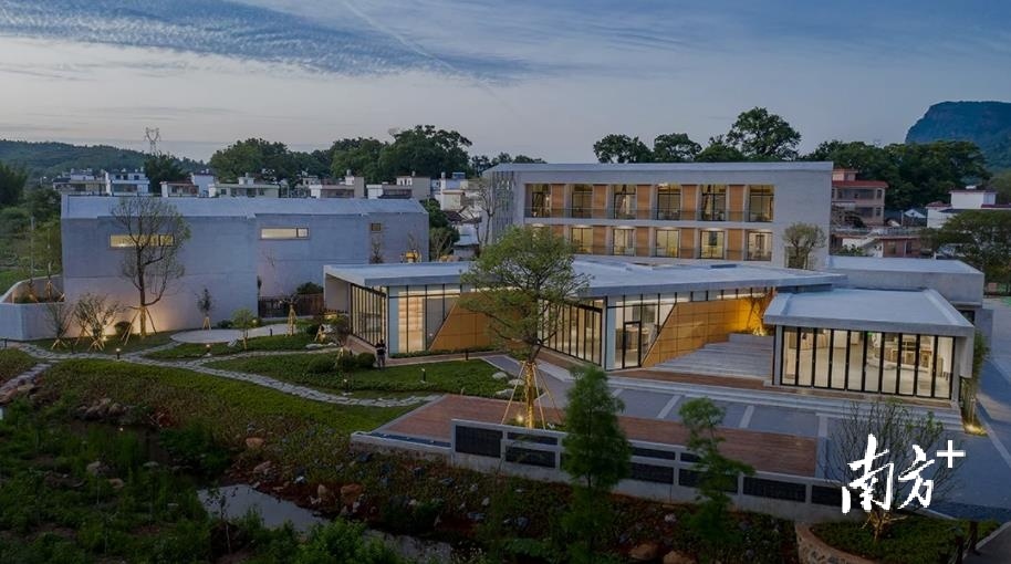 穿越丹霞山50公里徒步赛路线图,徒步旅游50公里要走多久