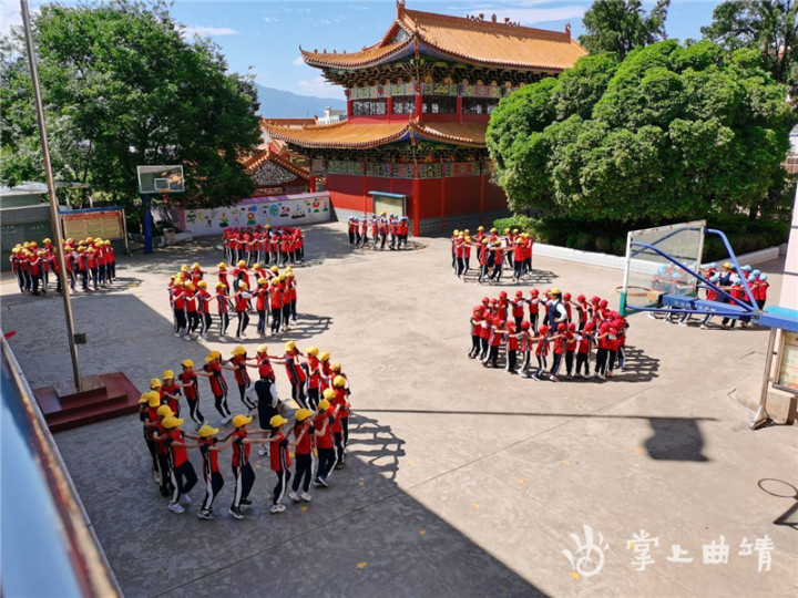 多彩大课间活动视频,宣威十中大课间