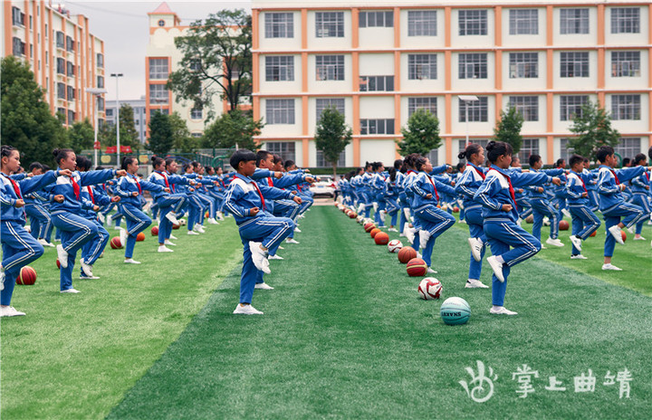 多彩大课间活动视频,宣威十中大课间