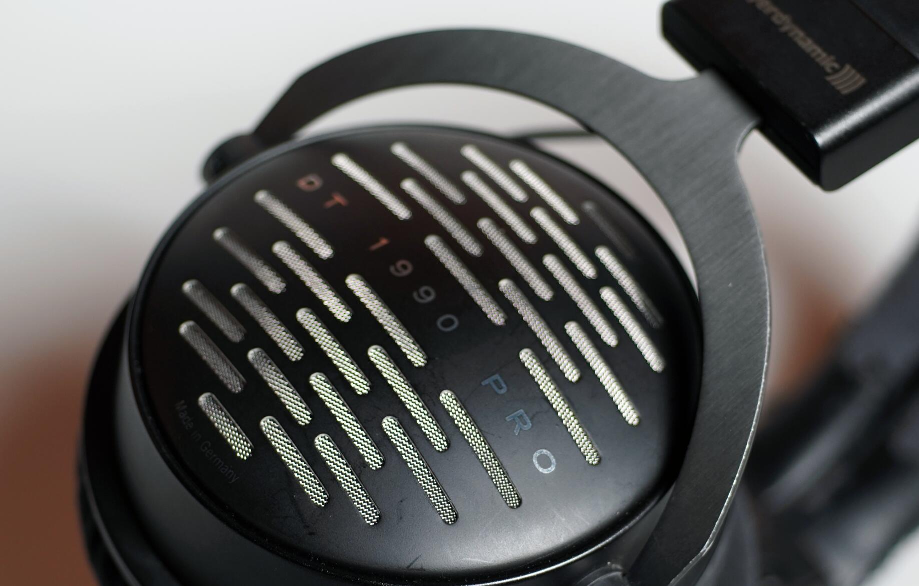 聊一下我喜欢的摇滚音乐以及适合听摇滚的耳机，*放播**器