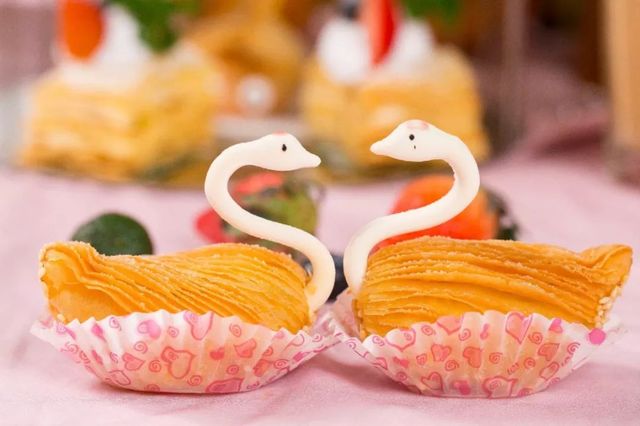 上海蜡笔小新吃饭餐厅,上海蜡笔小新主题餐厅吃什么