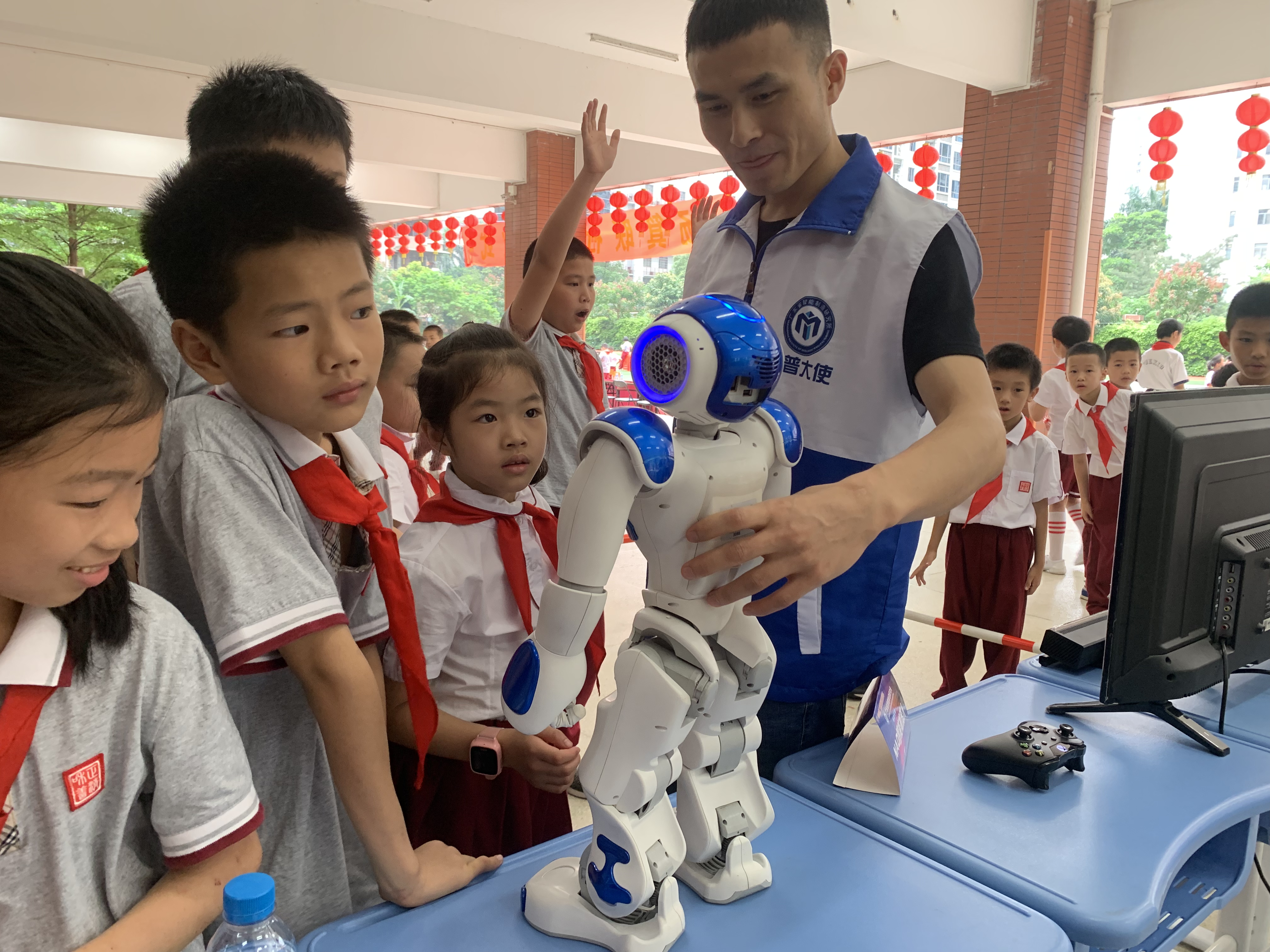 缇庡湪闈掓槬骞村崕,缇庡湪闈掓槬骞村皯