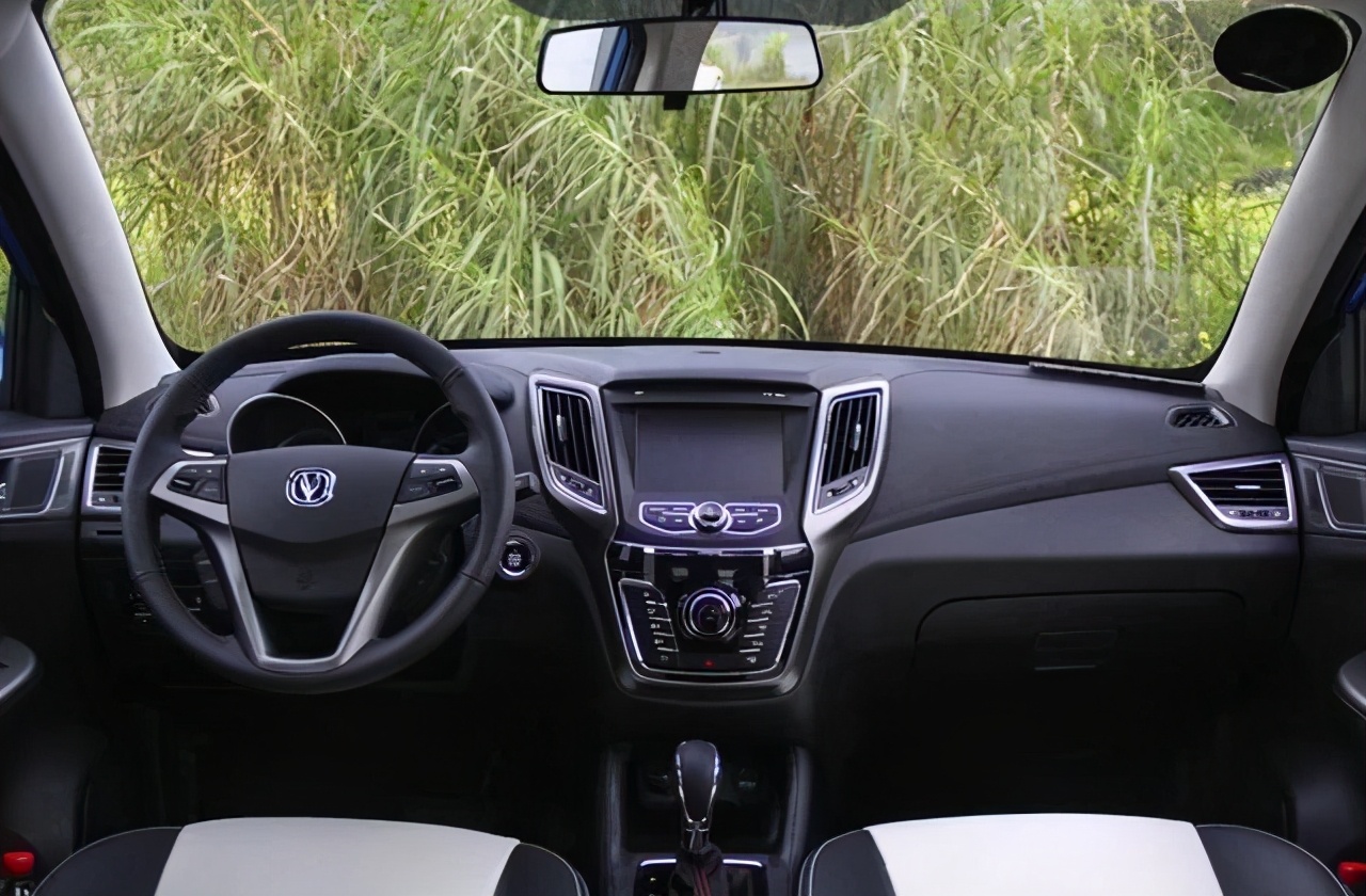 提了一辆新的长安汽车,刚提的长安cs35plus油耗11个