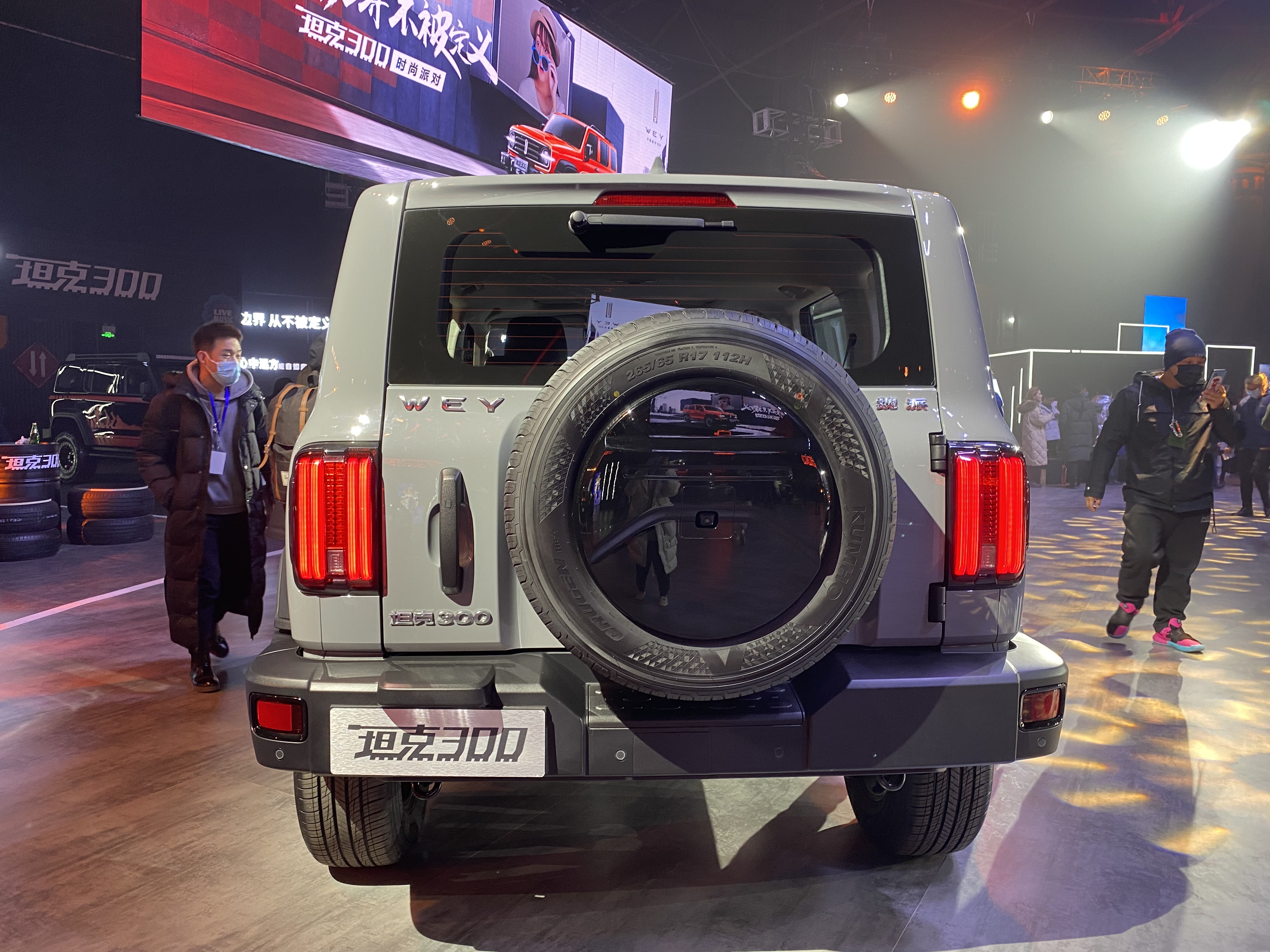 wey坦克300颜值爆表实锤,wey坦克300和长城坦克300