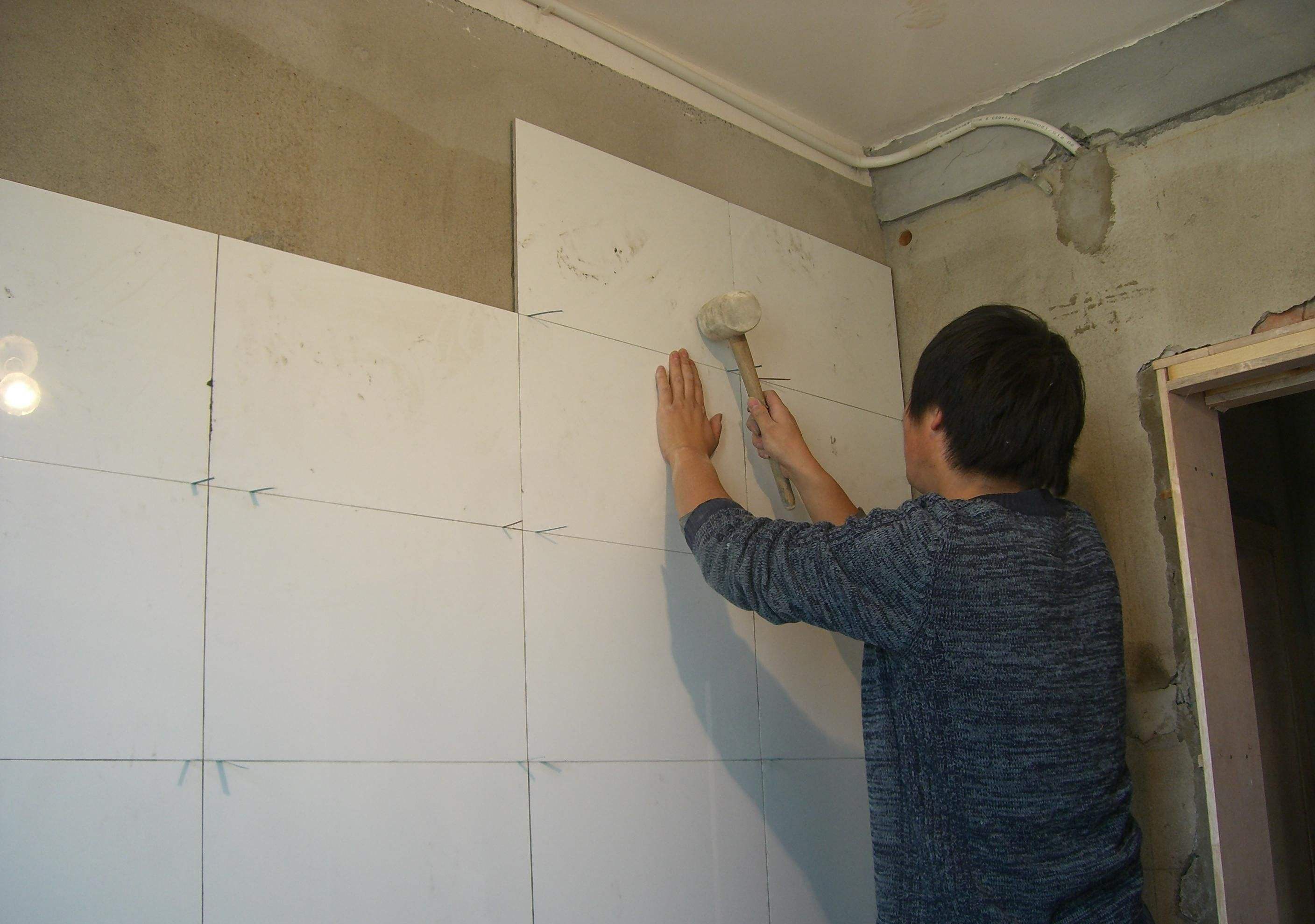 水泥砂浆和瓷砖背胶,瓷砖背胶搭配水泥和瓷砖胶哪个好