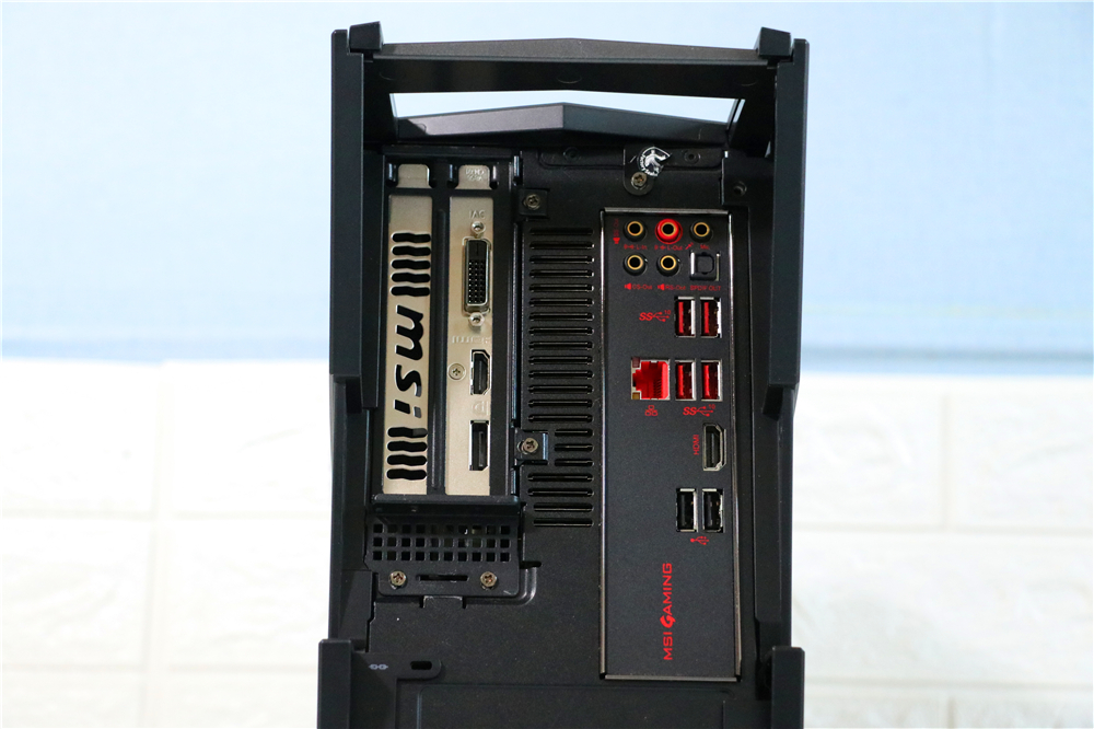 全套定制，吃鸡办公无所不能，微星宙斯盾3深度体验