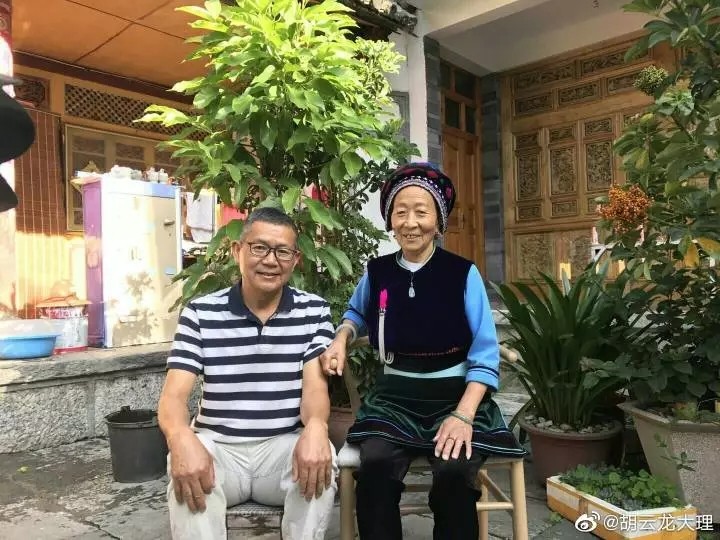 半个世纪前喜从天降上京汇演一念之差错过职业演艺生涯访何芳秀