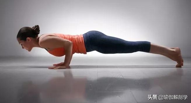 瘦手臂拜拜肉最快瑜伽,瘦拜拜肉哑铃动作