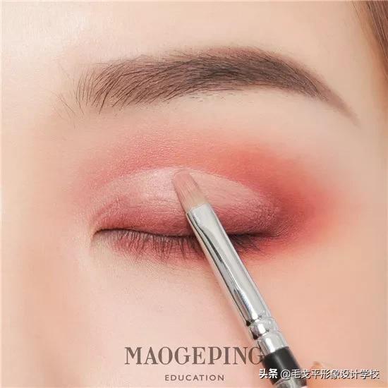 眼妆教程眼妆怎么画显大又干净,眼妆教程手把手教你画眼妆