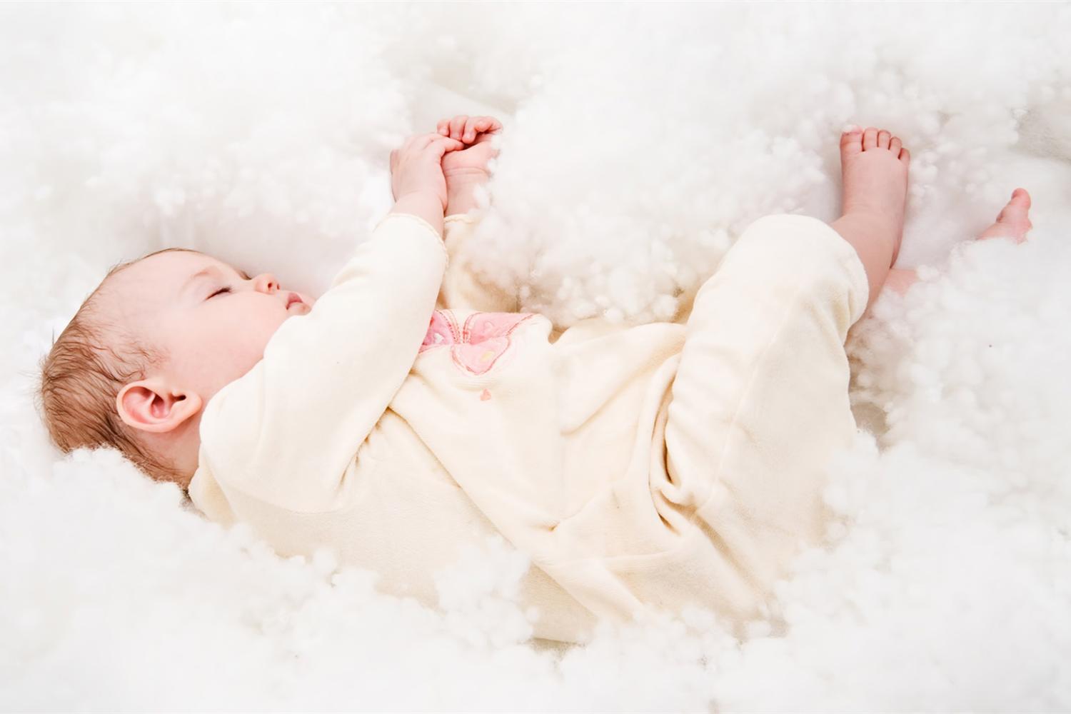 天凉宝宝如何睡觉,宝宝晚上凉着了怎么预防感冒