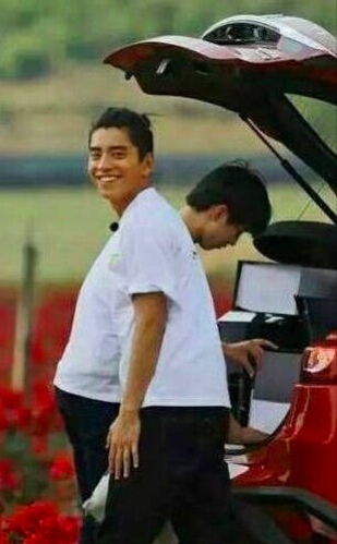 肖战王一博最近一次同台图片,肖战王一博错位时空