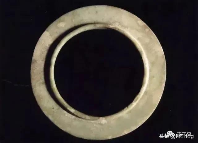 古玉孔道内外包浆沁色一致,古玉有沁色好还是无沁色好