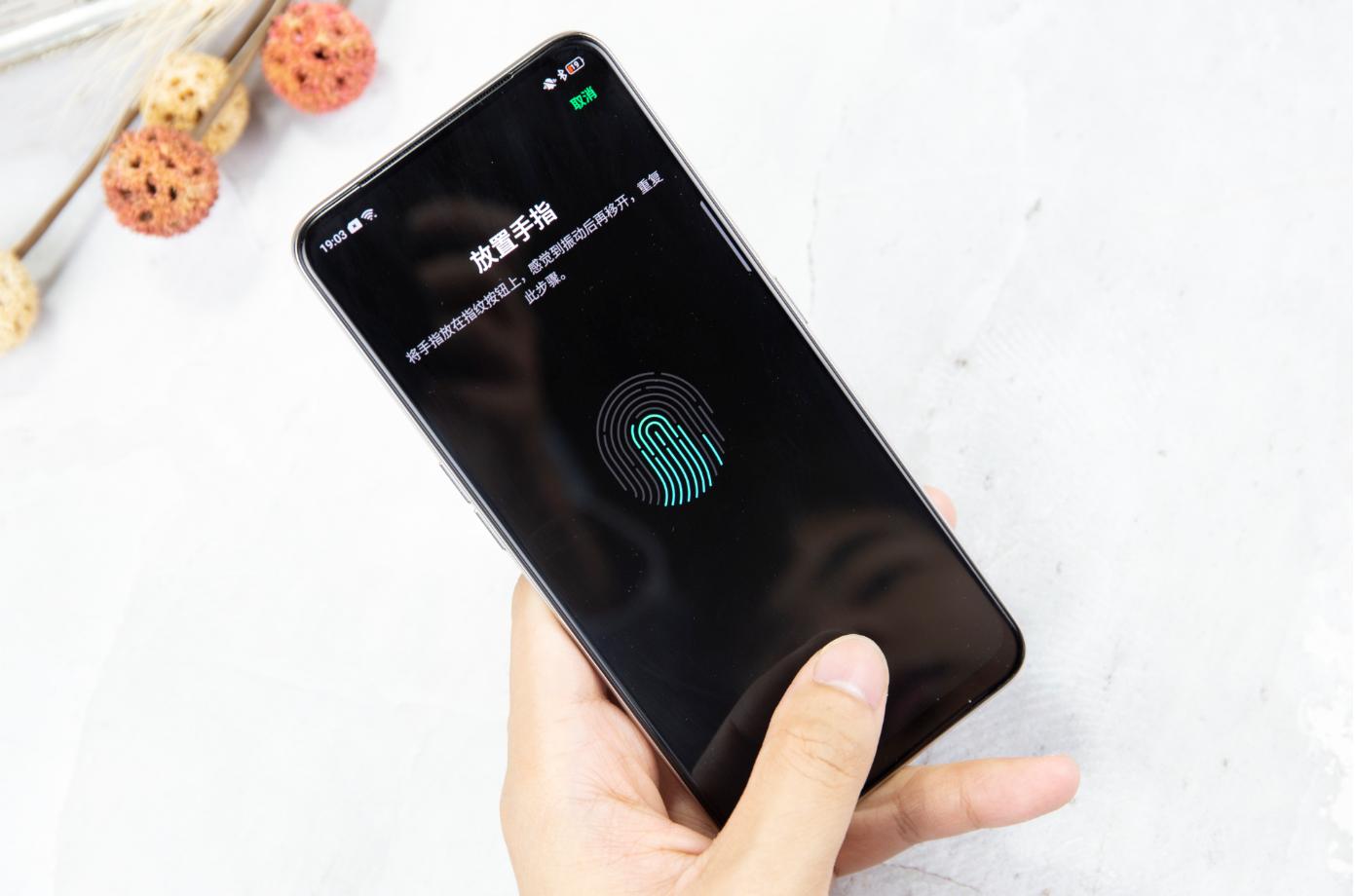 荣耀20pro还是opporeno2z好,荣耀20和opporeno标准版选哪个