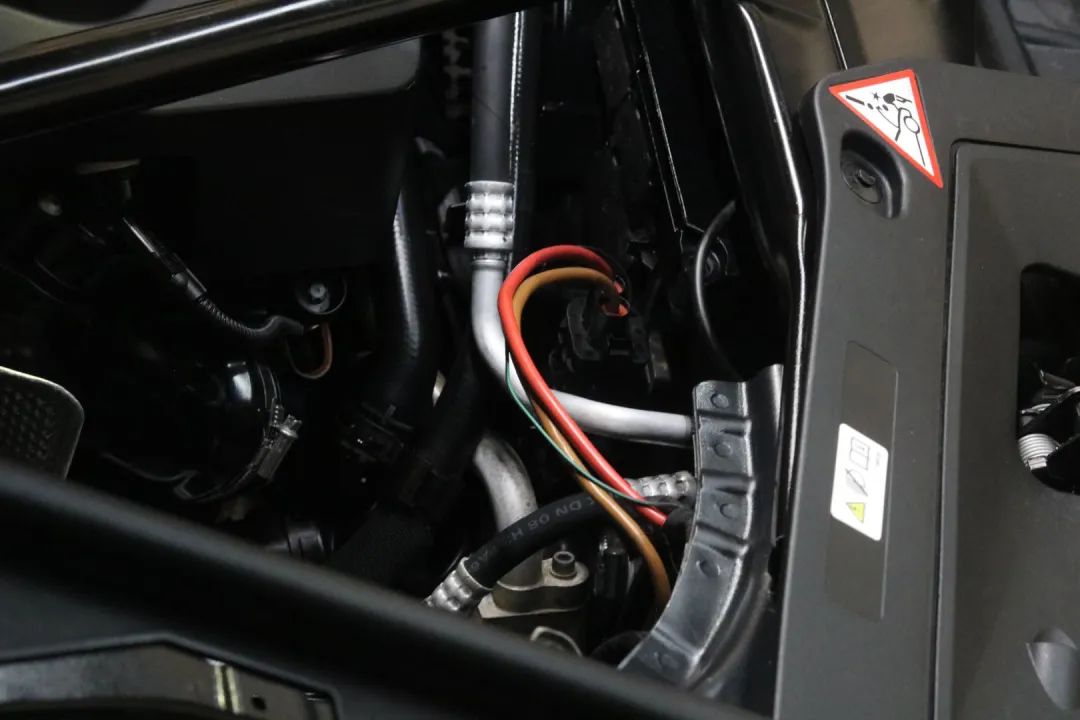 怪兽修车：翻新一辆11年破烂不堪的宝马GT，车况不忍直视