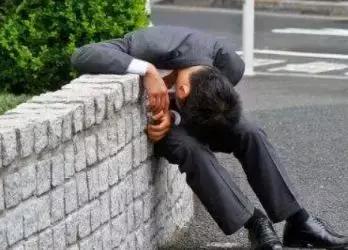 肚子总是咕噜噜响怎么回事还很饿,肚子一直咕噜咕噜叫是饿了吗