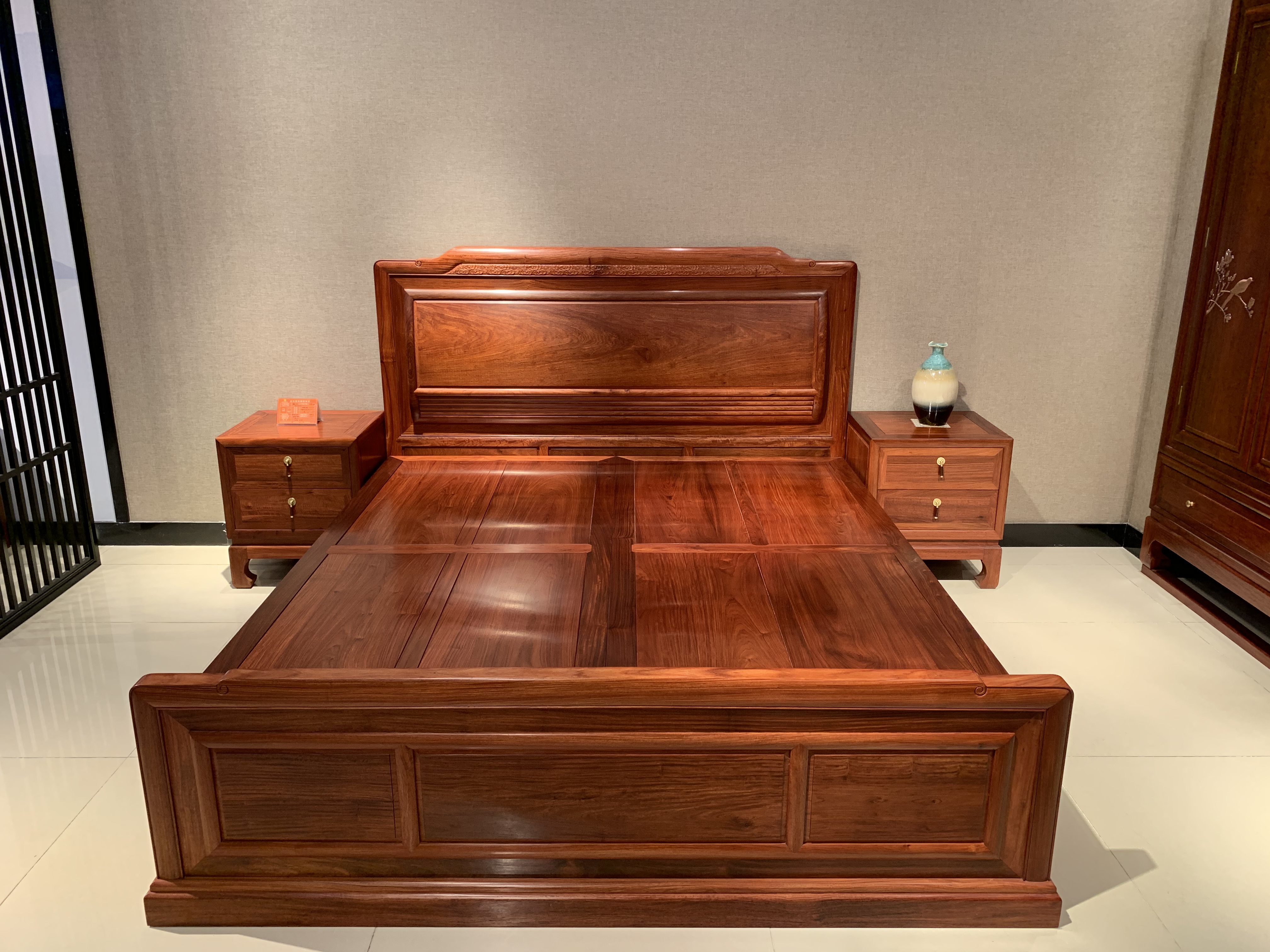 阔叶黄檀和缅甸花梨,阔叶黄檀与缅甸花梨哪个好