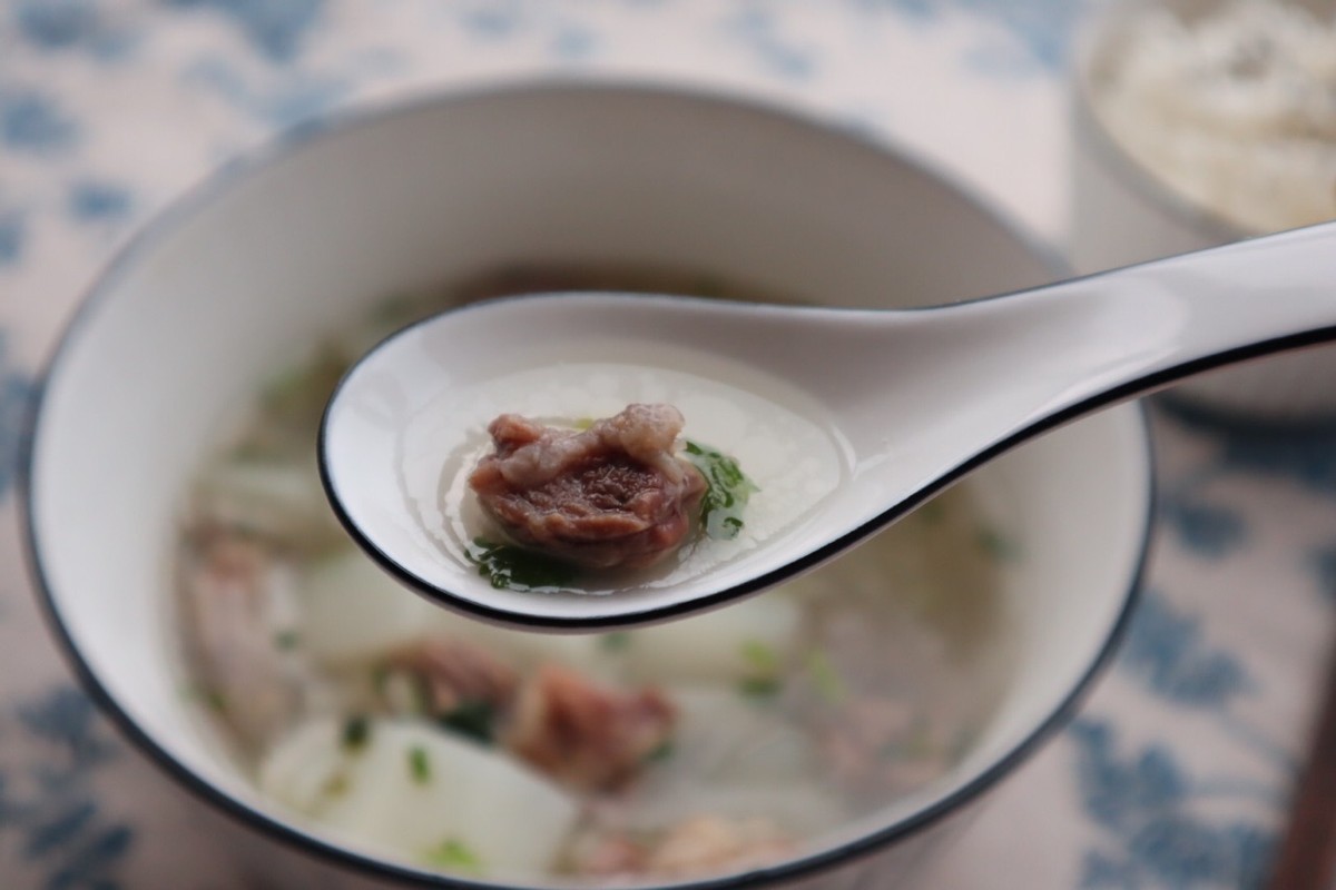 燕窝怎么熬汤好吃,鲜炖燕窝是很好的选择