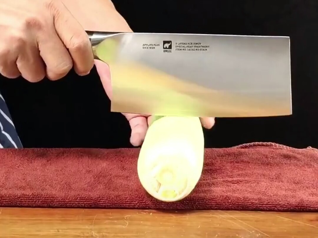 切玉米棒的妙招,切玉米小妙招爆款