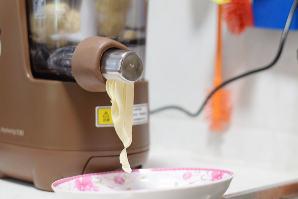 最简单做自动面条机,教你做小型手工面条机