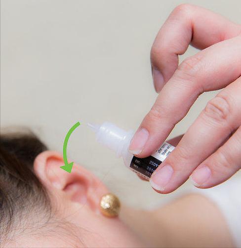 8岁男童在家睡觉耳朵钻进活蟑螂,男童睡觉耳朵钻进活蟑螂全过程