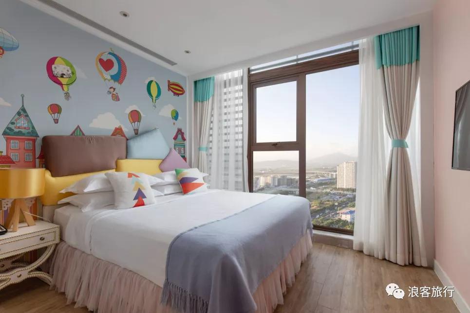 这里是集酒店、商场、餐饮、游乐园、探险王国一体的三亚度假酒店