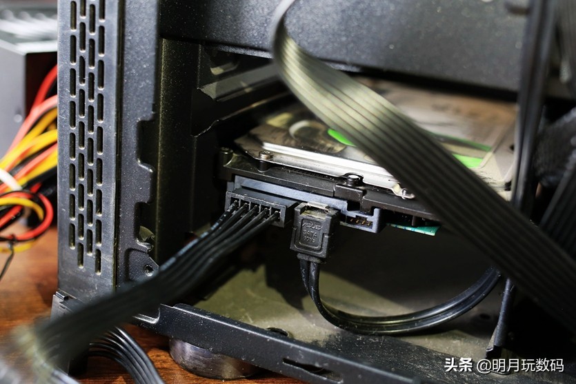 电脑无故重启是固态硬盘坏了吗,电脑无故重启是硬盘坏了么