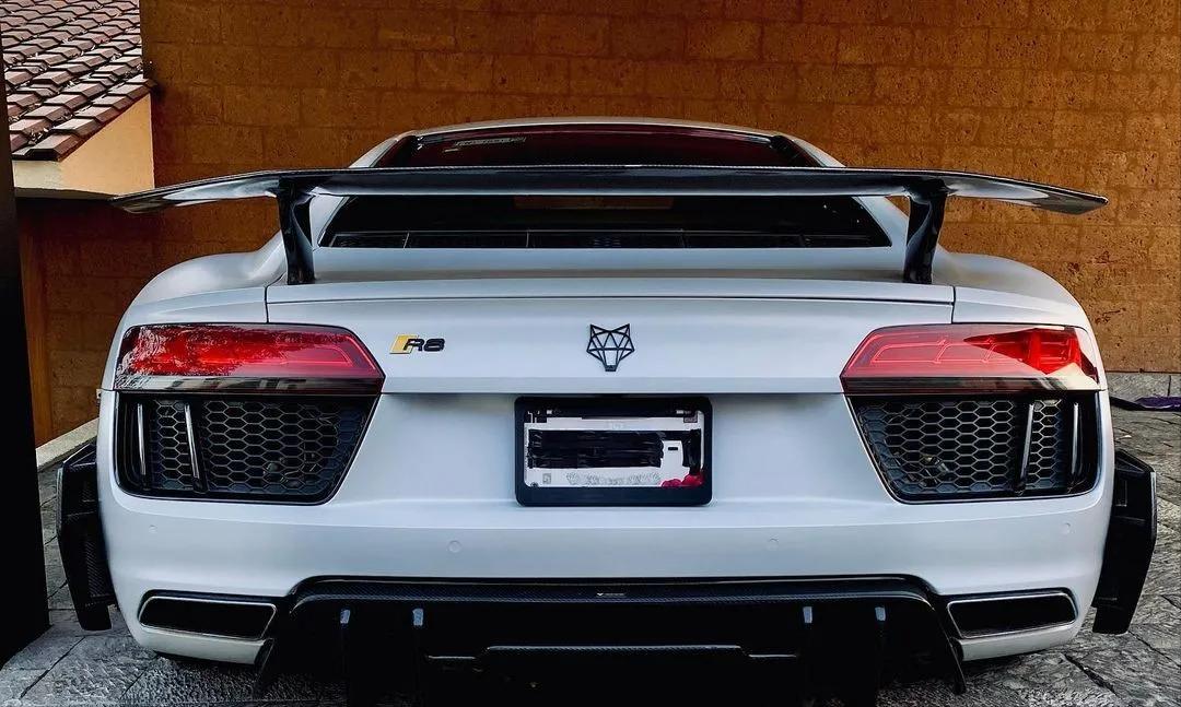 奥迪r8碳纤维车体,碳纤维奥迪r8