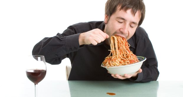 吃完饭就感觉腹胀如何处理,吃完饭肚子不舒服想吐怎么办