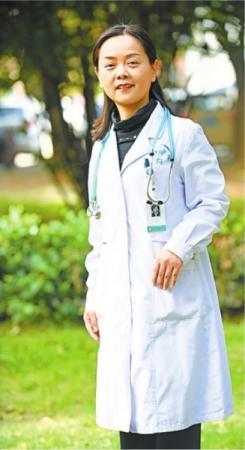 这位消化内科医生的“治心处方”一开20年