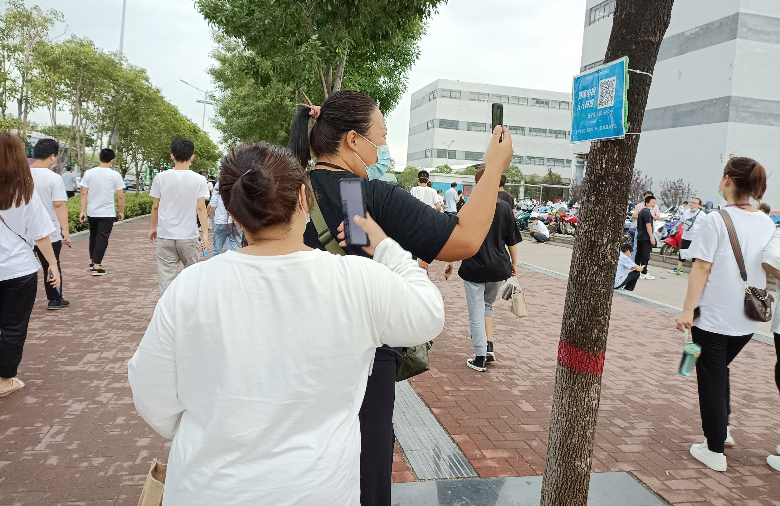 30万人的郑州富士康真实现状,郑州港区富士康的现状