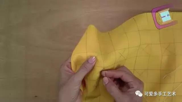 手工制作抱枕教程用针线勾,旧衣服自制抱枕不用针线了