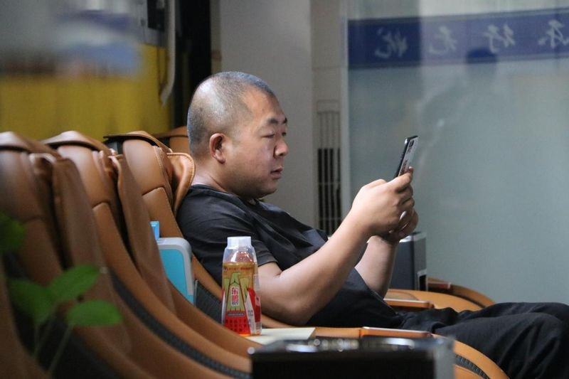 暖心服务让旅客踏上回家路,暖心服务温暖出行