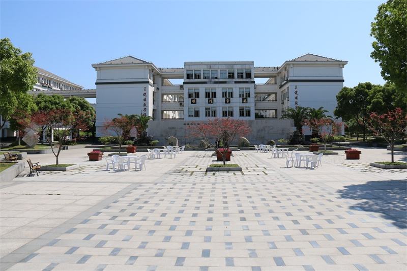 太仓市明德高级中学马拉松,太仓市明德高级中学介绍