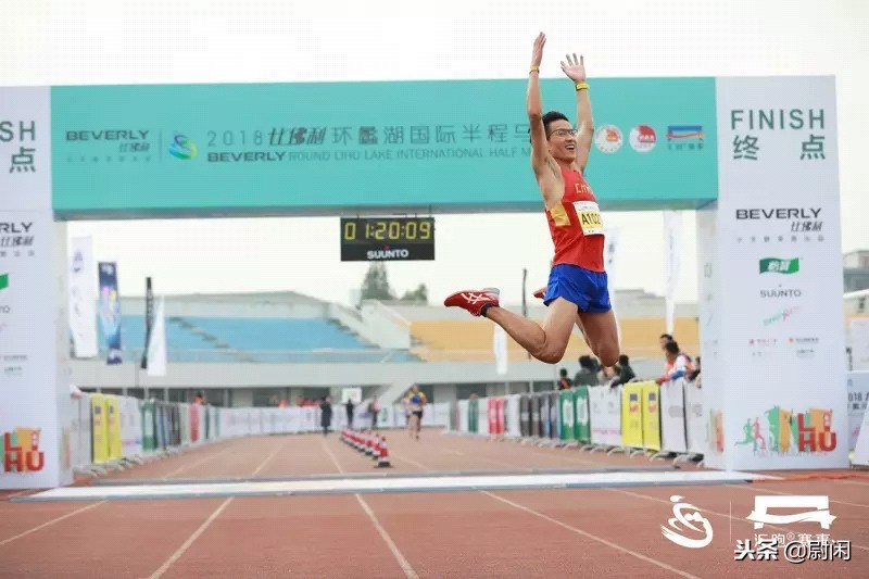 从团建开始视频,从220斤跑进全马