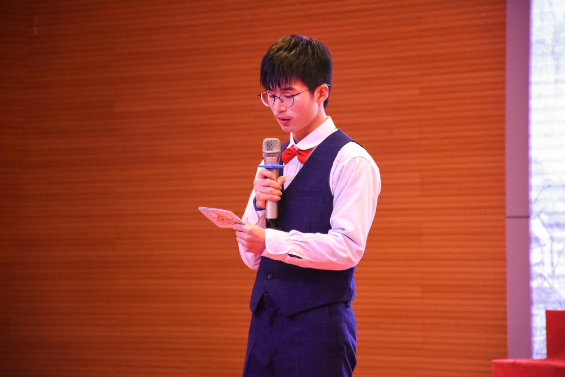 经典诵读书香满校园,镇江市经典诵读活动