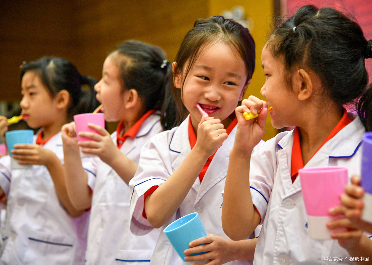 孩子嘴臭的原因和解决方法,小孩嘴臭是什么原因怎么办